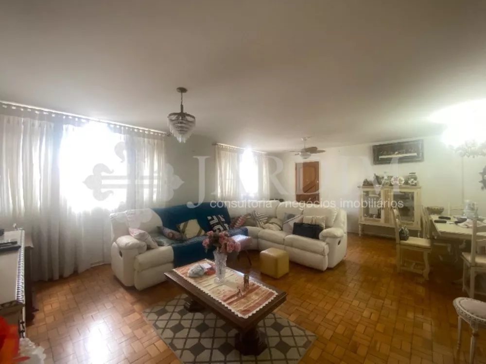 Apartamento à venda com 3 quartos, 150m² - Foto 1