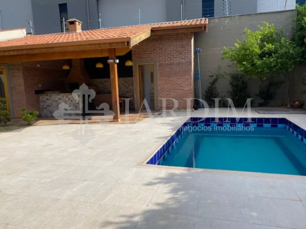 Casa de Condomínio à venda com 3 quartos, 440m² - Foto 1