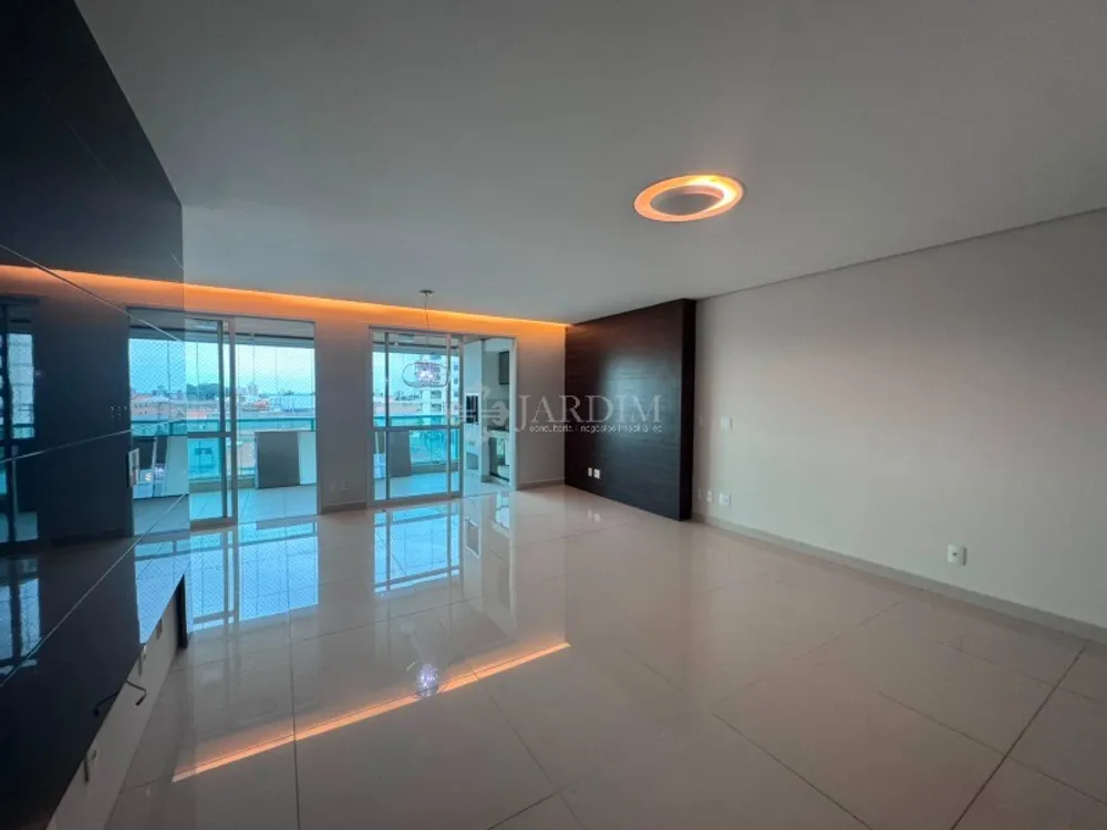 Apartamento, 3 quartos, 140 m² - Foto 1
