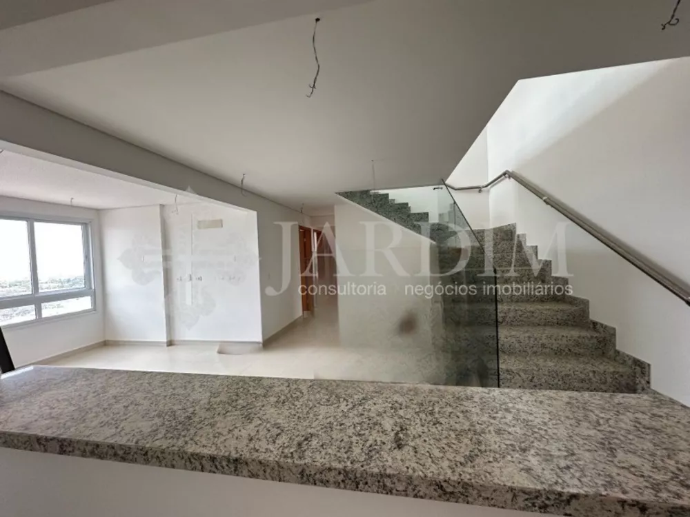 Apartamento à venda com 3 quartos, 164m² - Foto 4