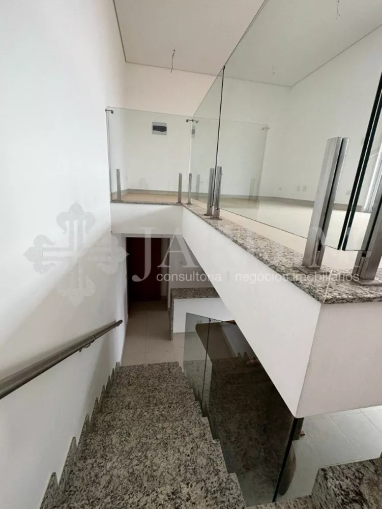 Apartamento à venda com 3 quartos, 164m² - Foto 1