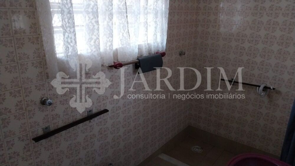 Casa para alugar com 2 quartos, 125m² - Foto 2
