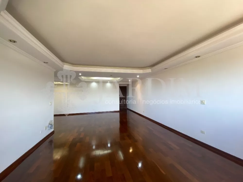 Apartamento à venda com 3 quartos, 157m² - Foto 3