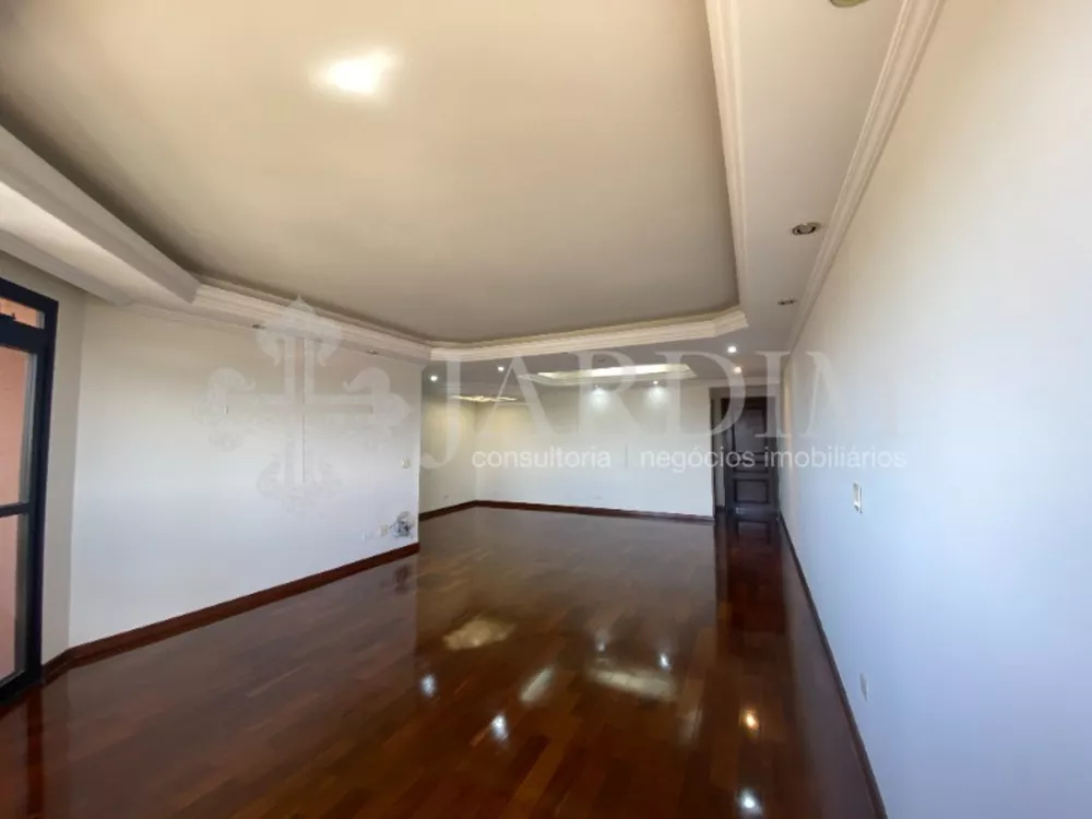 Apartamento à venda com 3 quartos, 157m² - Foto 4