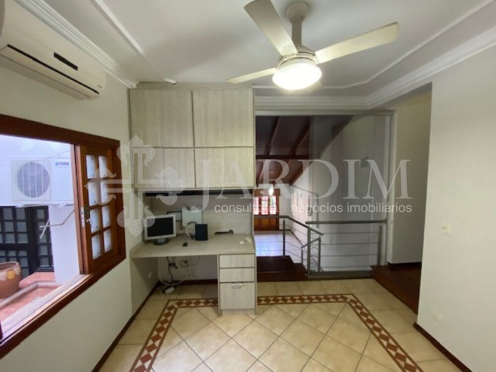 Casa à venda com 3 quartos, 257m² - Foto 11