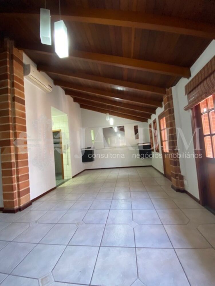 Casa à venda com 3 quartos, 257m² - Foto 8