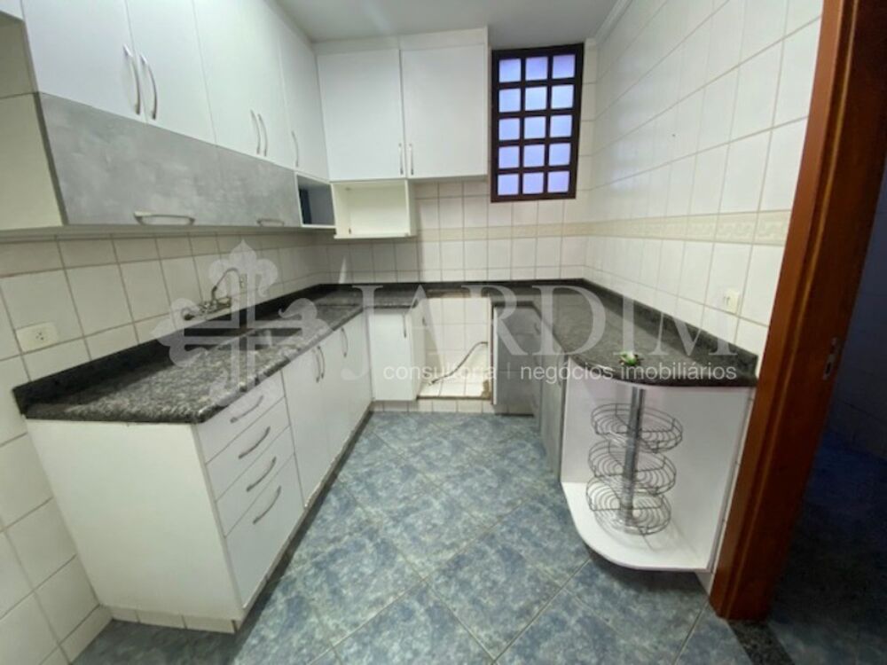 Casa à venda com 3 quartos, 257m² - Foto 9