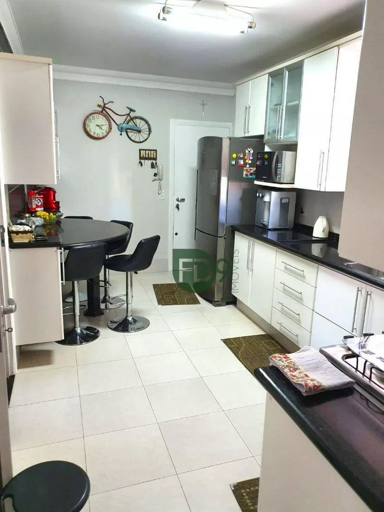 Apartamento à venda com 3 quartos, 165m² - Foto 8