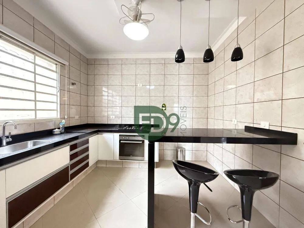 Casa, 3 quartos, 204 m² - Foto 1