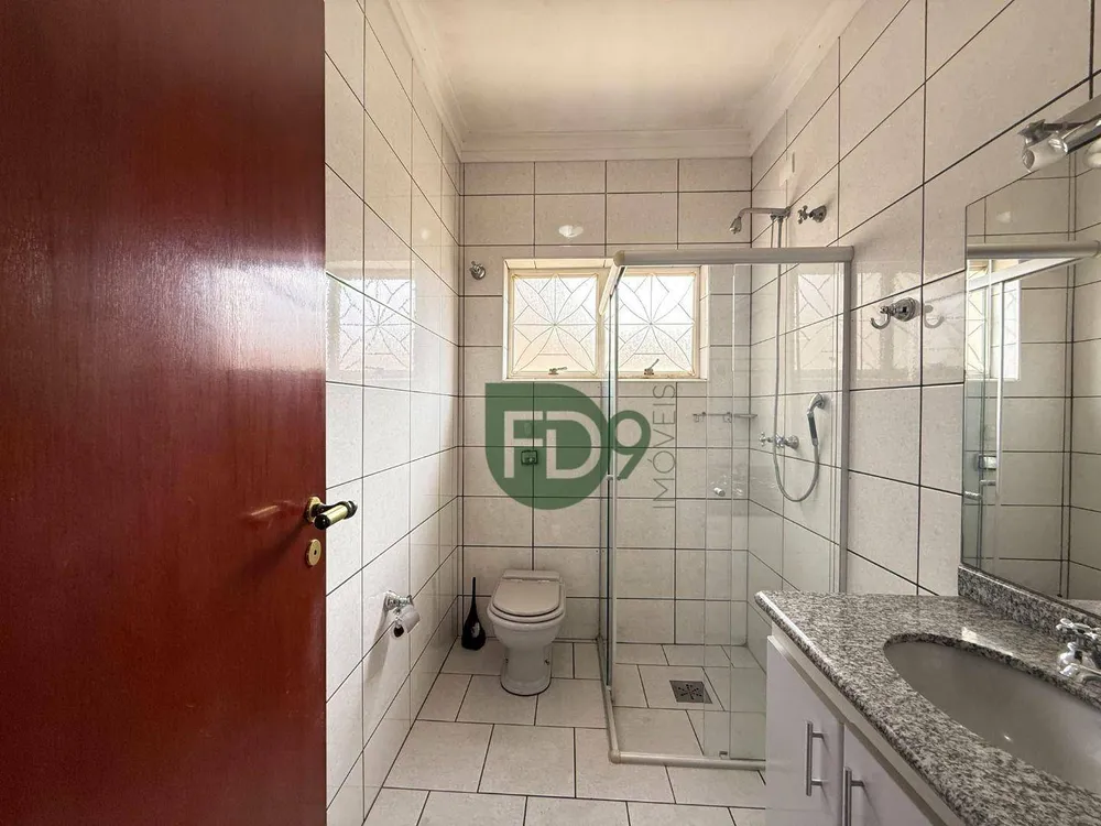 Casa, 3 quartos, 204 m² - Foto 2