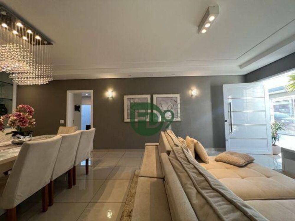 Casa, 3 quartos, 202 m² - Foto 4