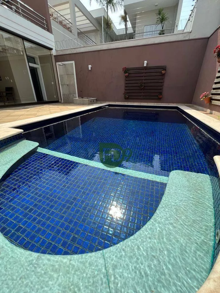 Casa de Condomínio à venda com 3 quartos, 470m² - Foto 1