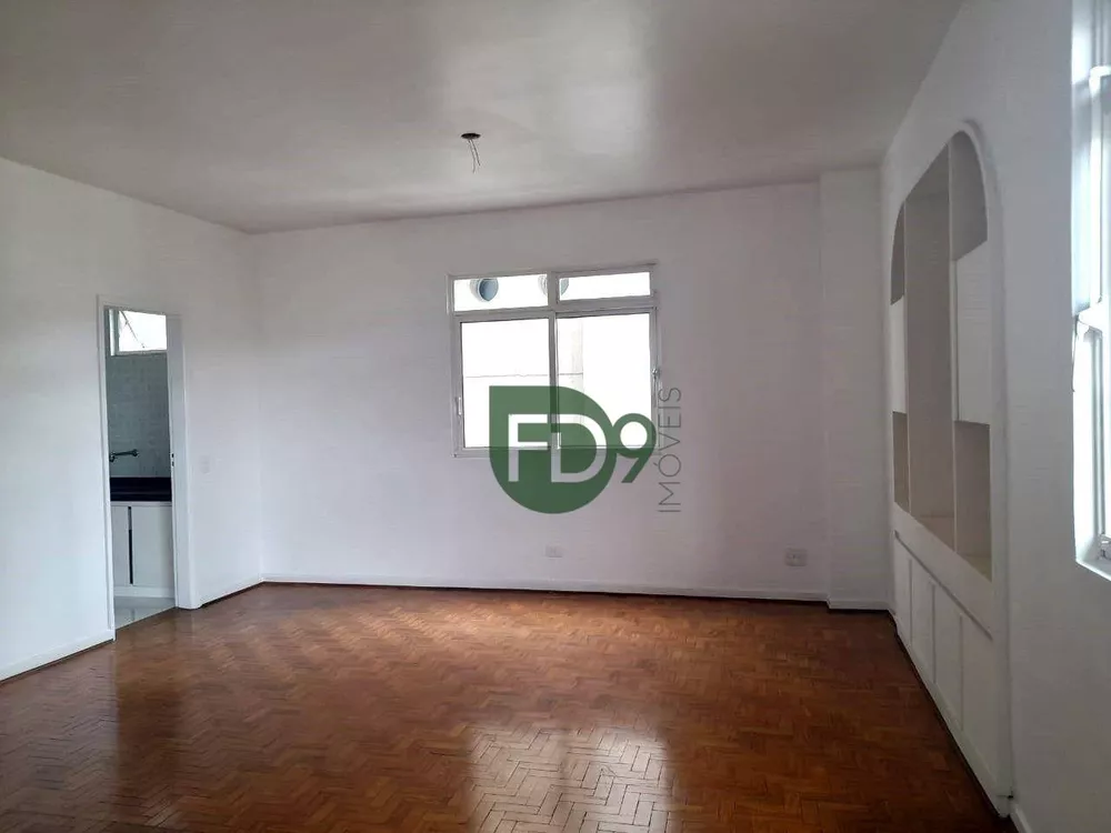 Apartamento à venda com 3 quartos, 180m² - Foto 3