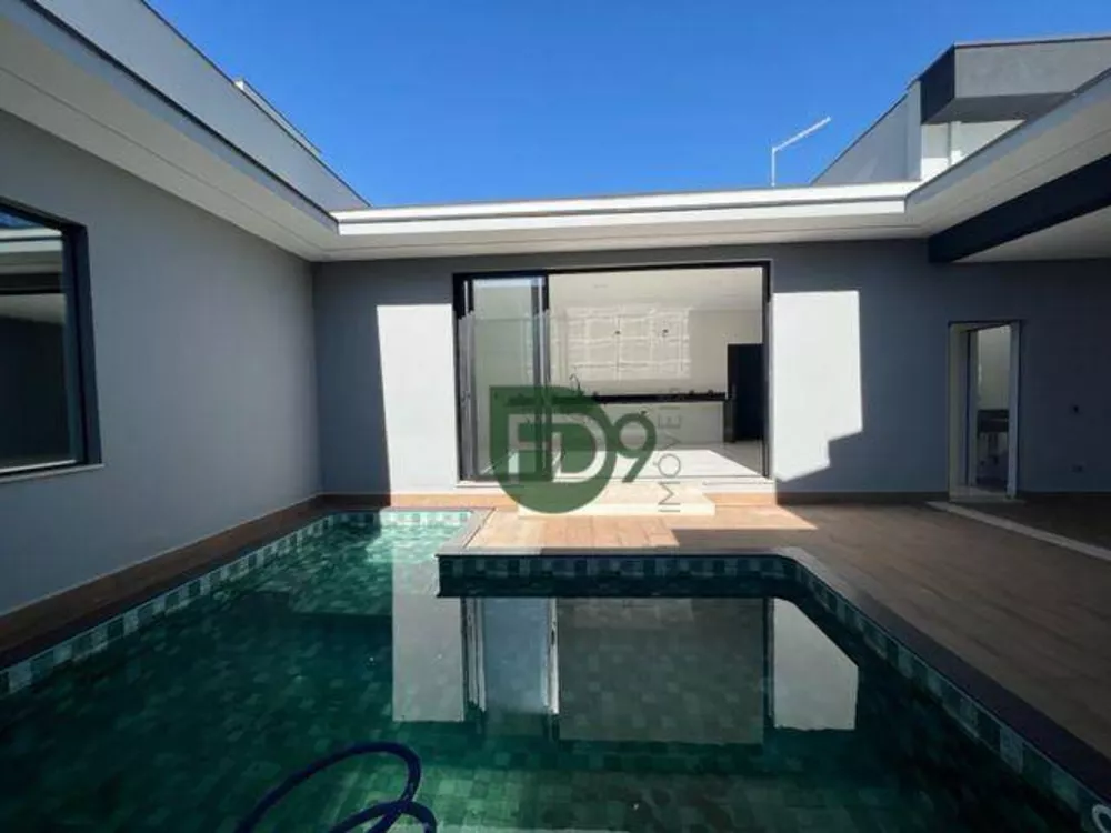 Casa à venda com 3 quartos, 200m² - Foto 1