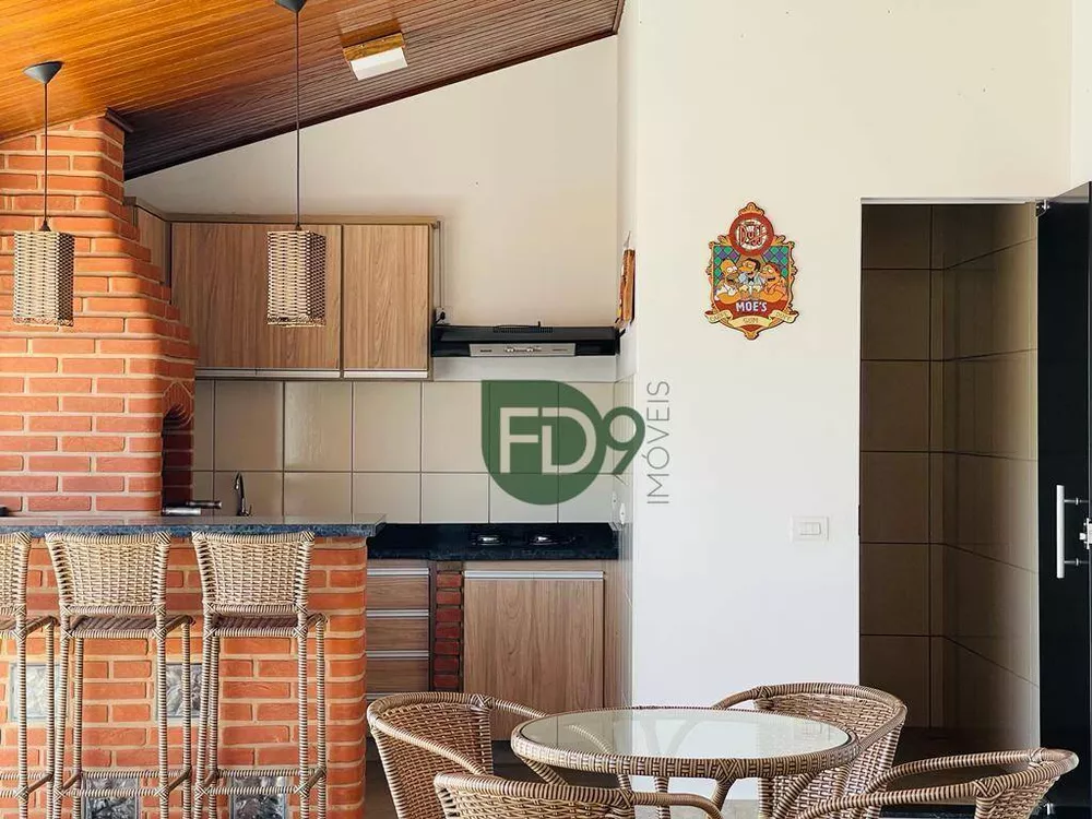 Casa à venda com 3 quartos, 231m² - Foto 4