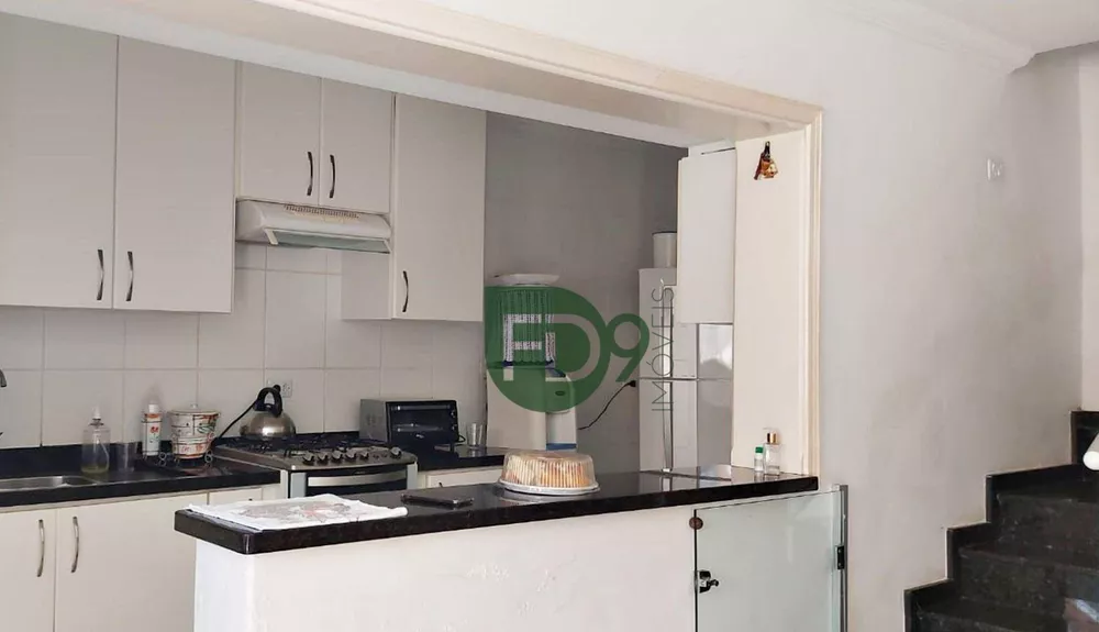 Casa à venda com 3 quartos, 240m² - Foto 3