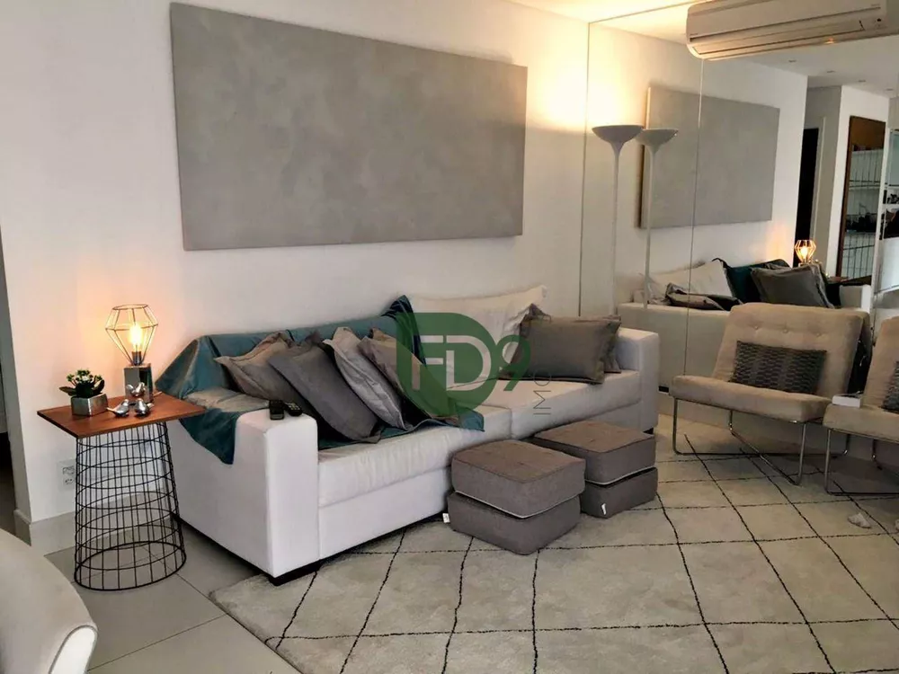 Apartamento à venda com 3 quartos, 121m² - Foto 1