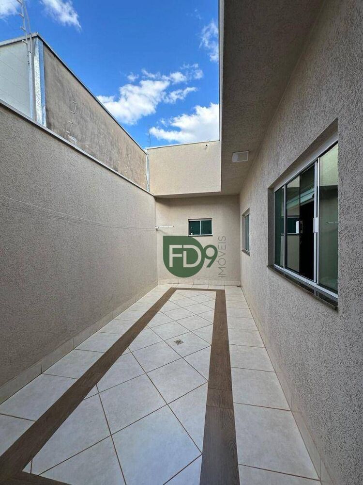 Casa, 3 quartos, 209 m² - Foto 2