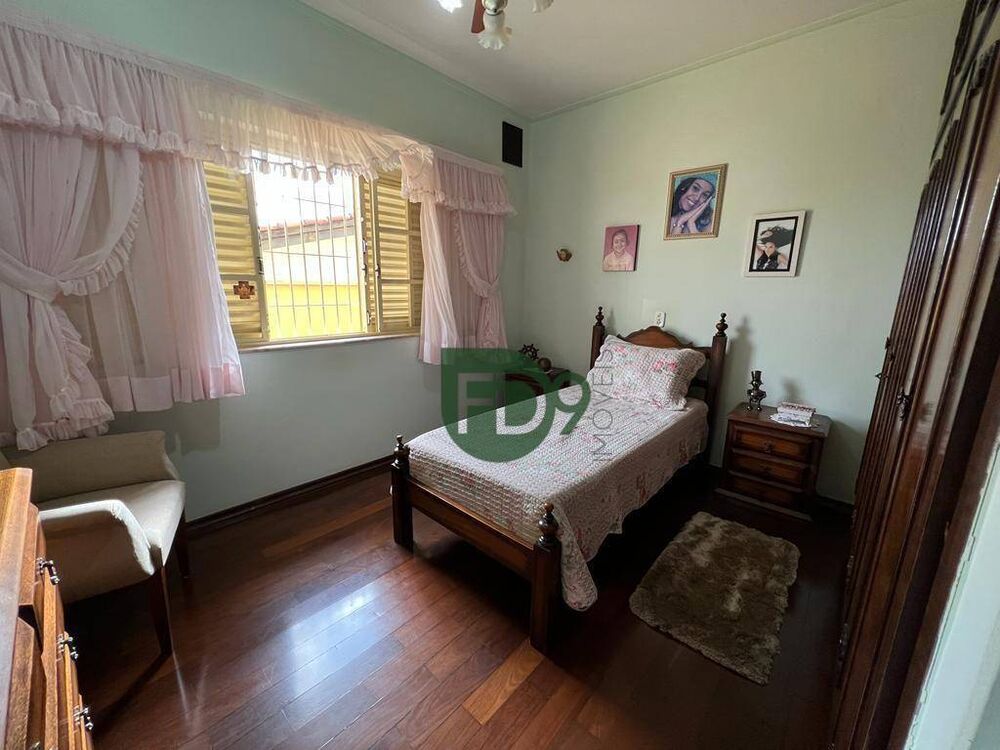 Casa, 4 quartos, 350 m² - Foto 2