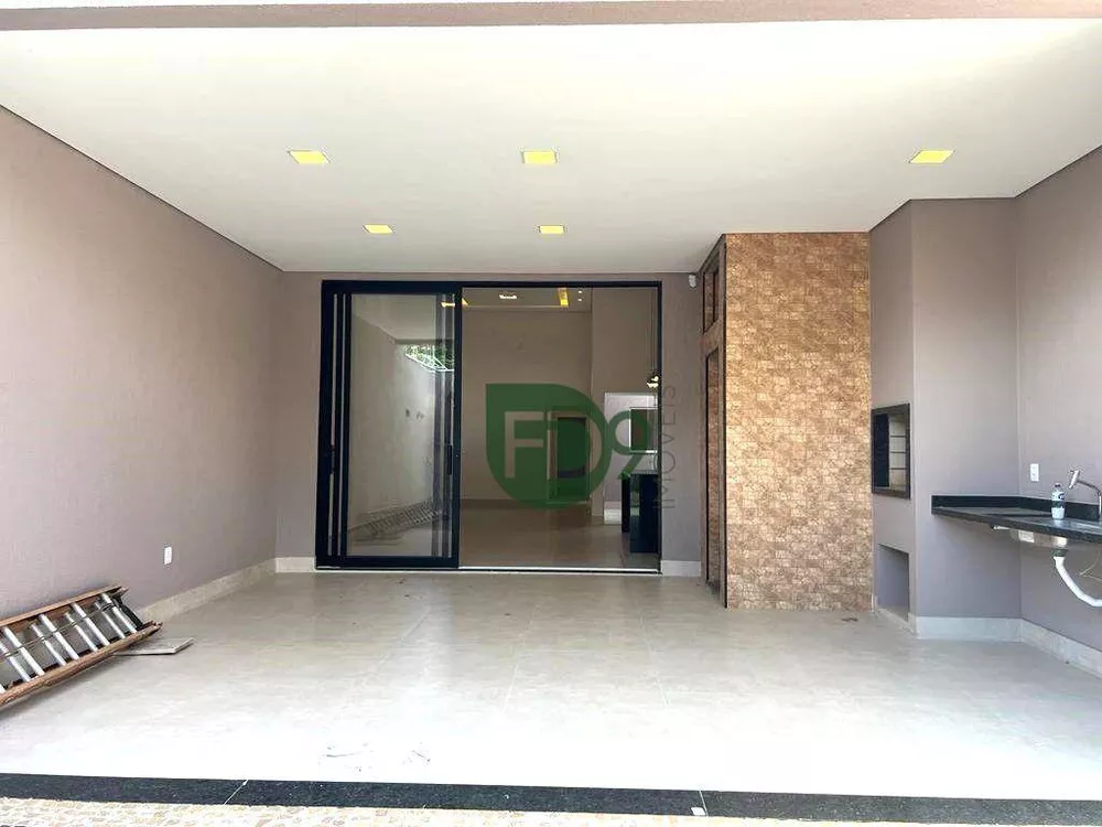 Casa à venda com 3 quartos, 143m² - Foto 2