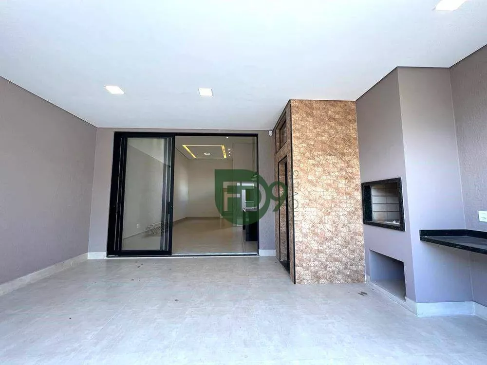 Casa à venda com 3 quartos, 143m² - Foto 1