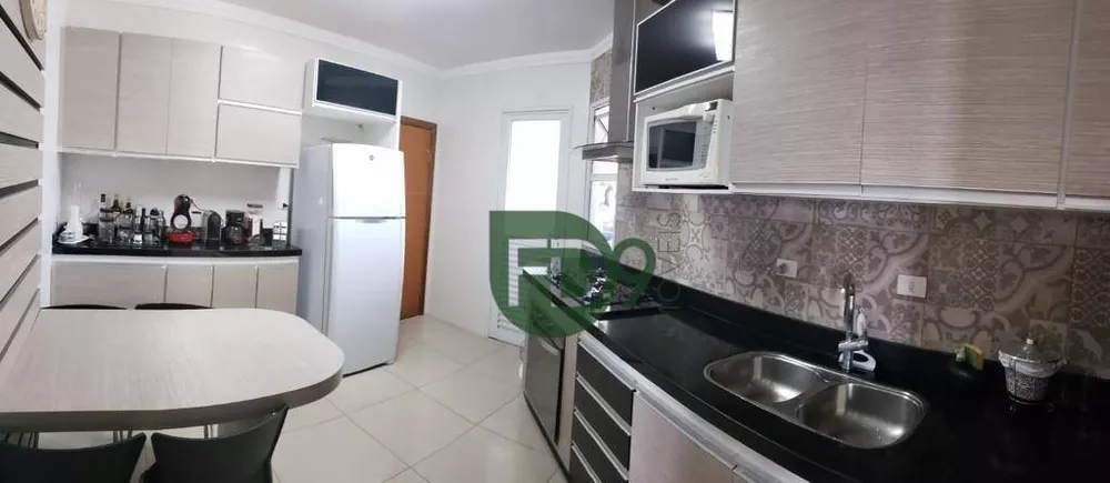 Apartamento à venda com 3 quartos, 157m² - Foto 4