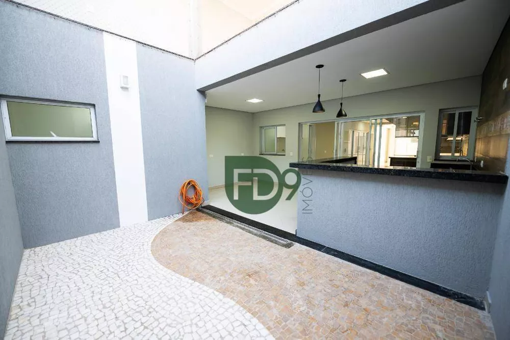 Casa à venda com 3 quartos, 156m² - Foto 3