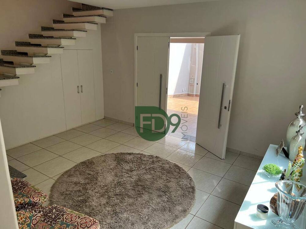 Casa, 2 quartos, 171 m² - Foto 1