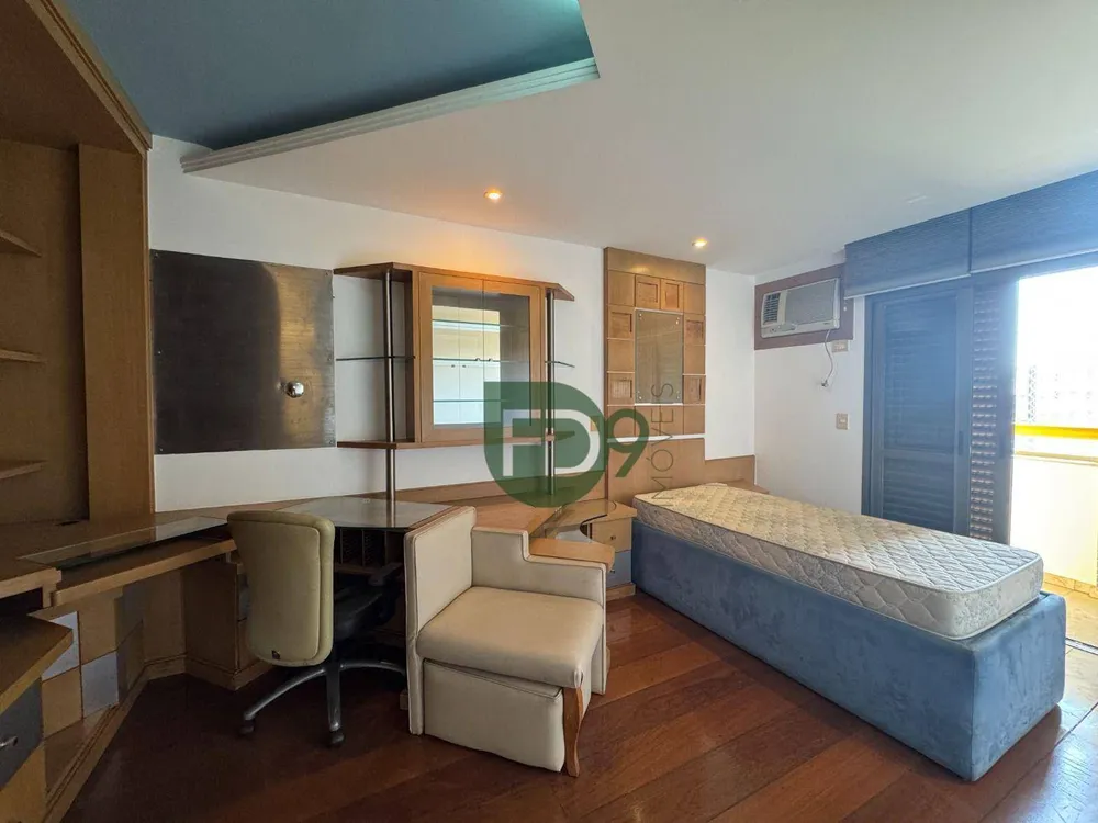 Apartamento, 3 quartos, 250 m² - Foto 1