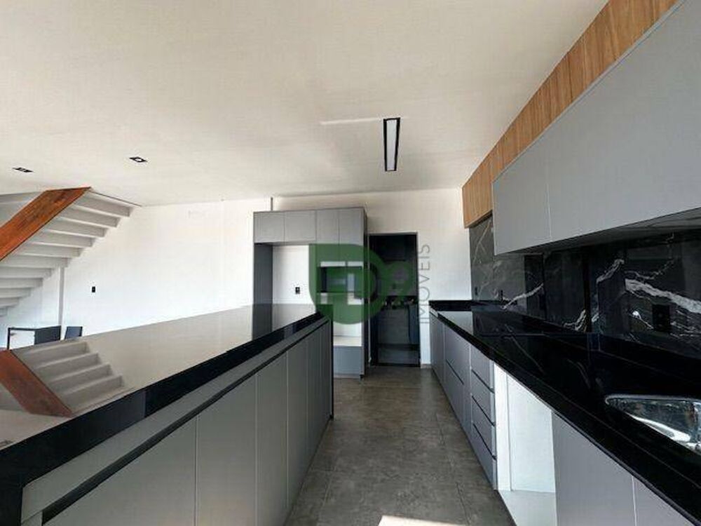Casa de Condomínio à venda com 3 quartos, 250m² - Foto 2