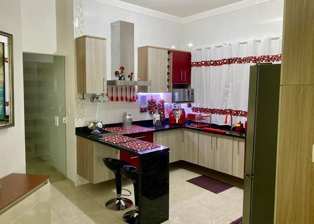 Casa à venda com 3 quartos, 200m² - Foto 14