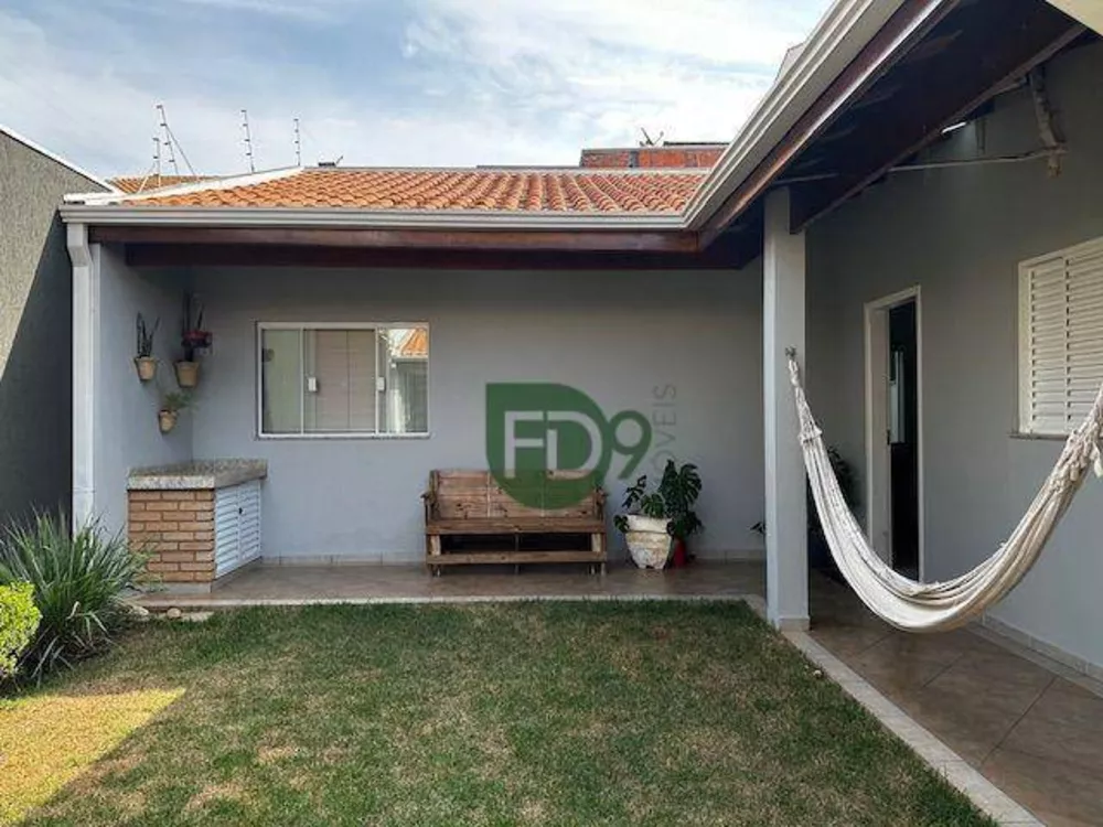 Casa à venda com 3 quartos, 157m² - Foto 2