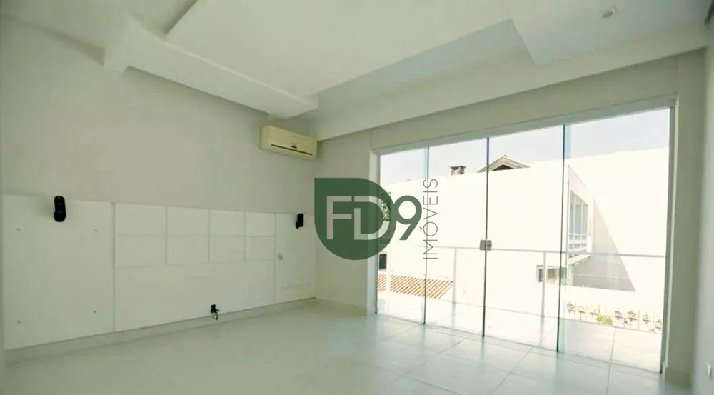 Casa à venda com 4 quartos, 441m² - Foto 4