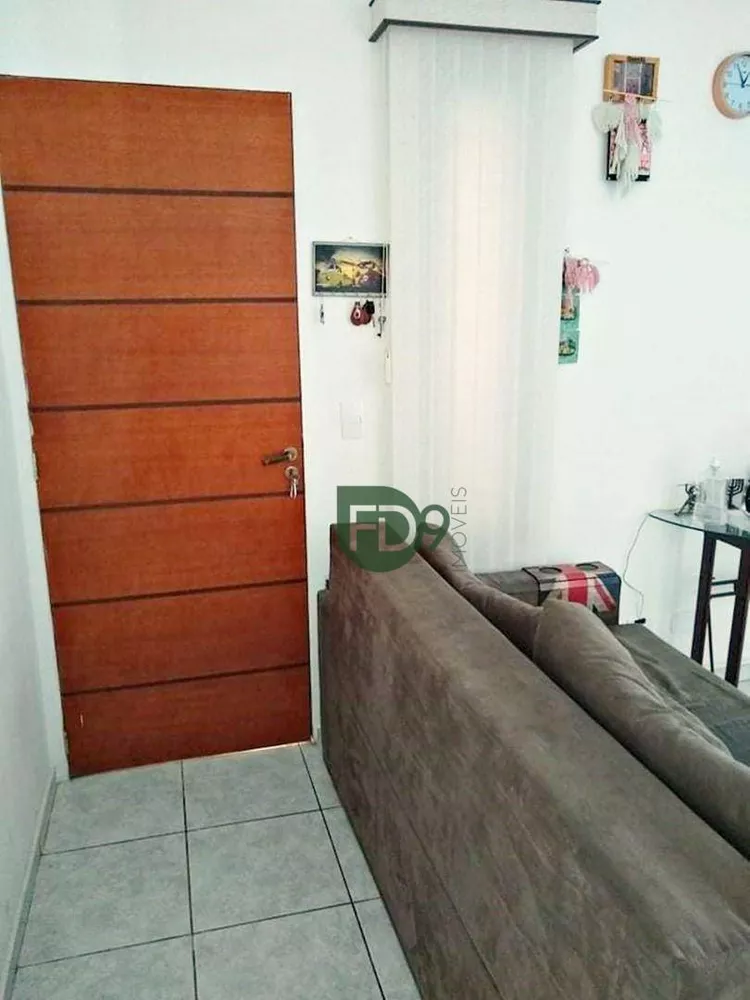 Apartamento à venda com 2 quartos, 72m² - Foto 1