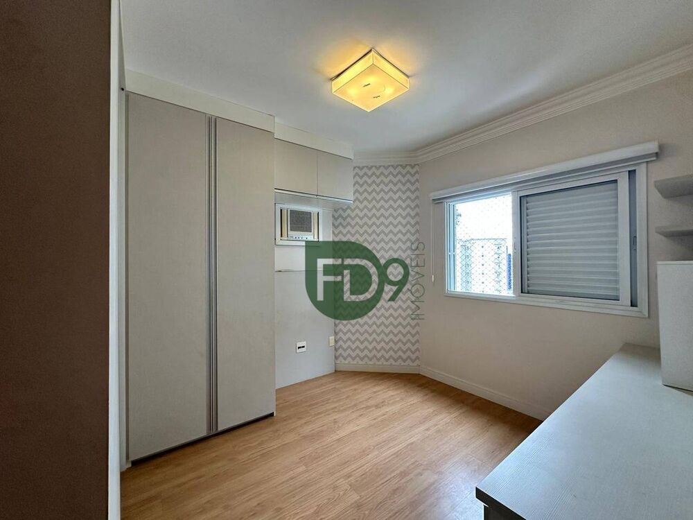 Apartamento à venda com 3 quartos, 157m² - Foto 3