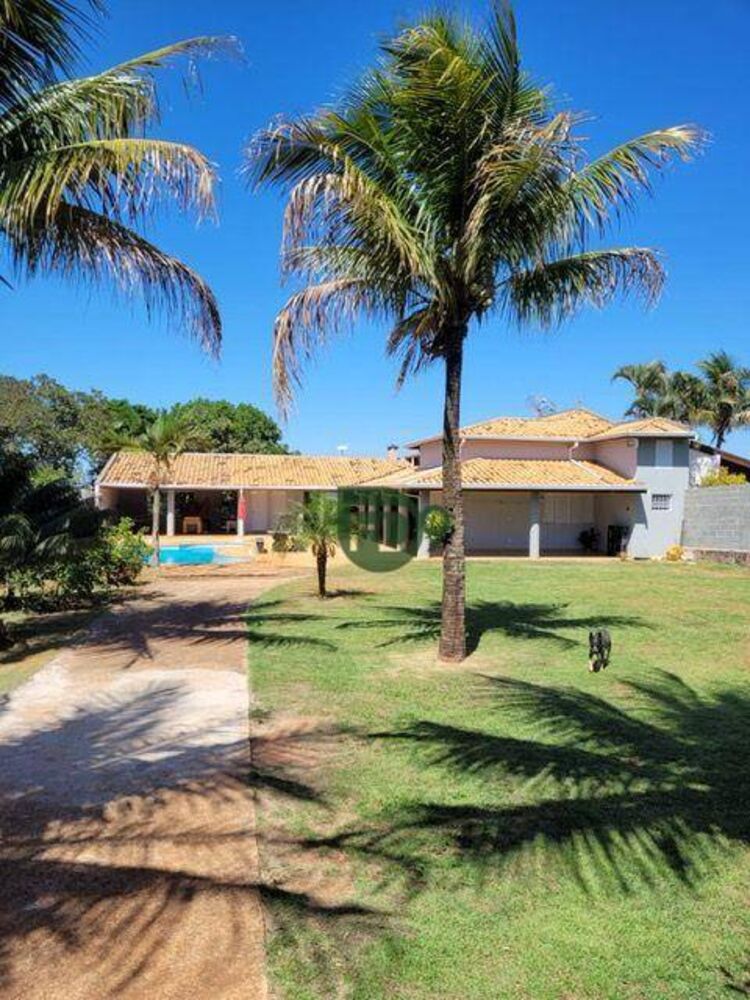 Chácara à venda com 2 quartos, 170m² - Foto 1