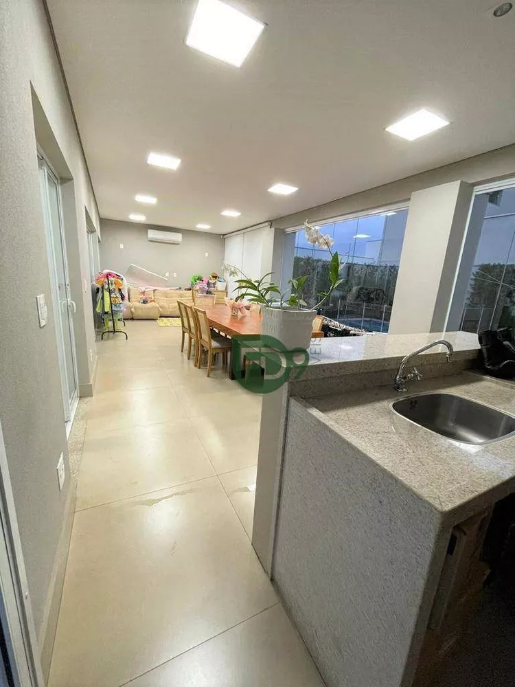 Casa à venda com 3 quartos, 272m² - Foto 3