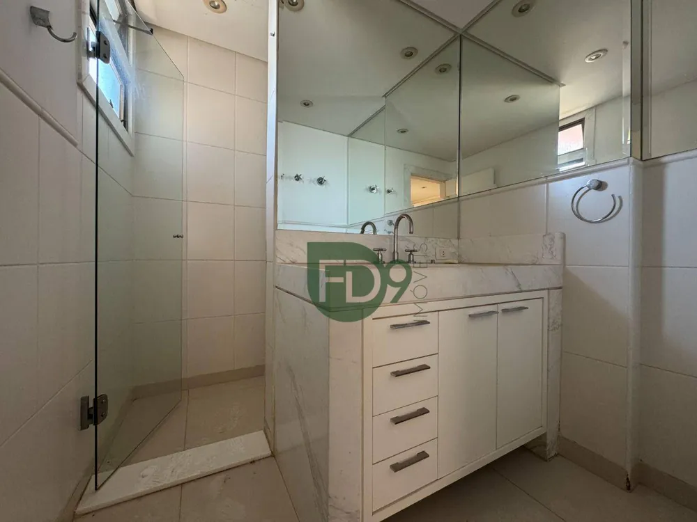 Apartamento, 3 quartos, 250 m² - Foto 2