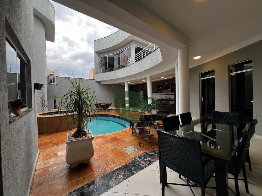 Casa, 3 quartos, 320 m² - Foto 1
