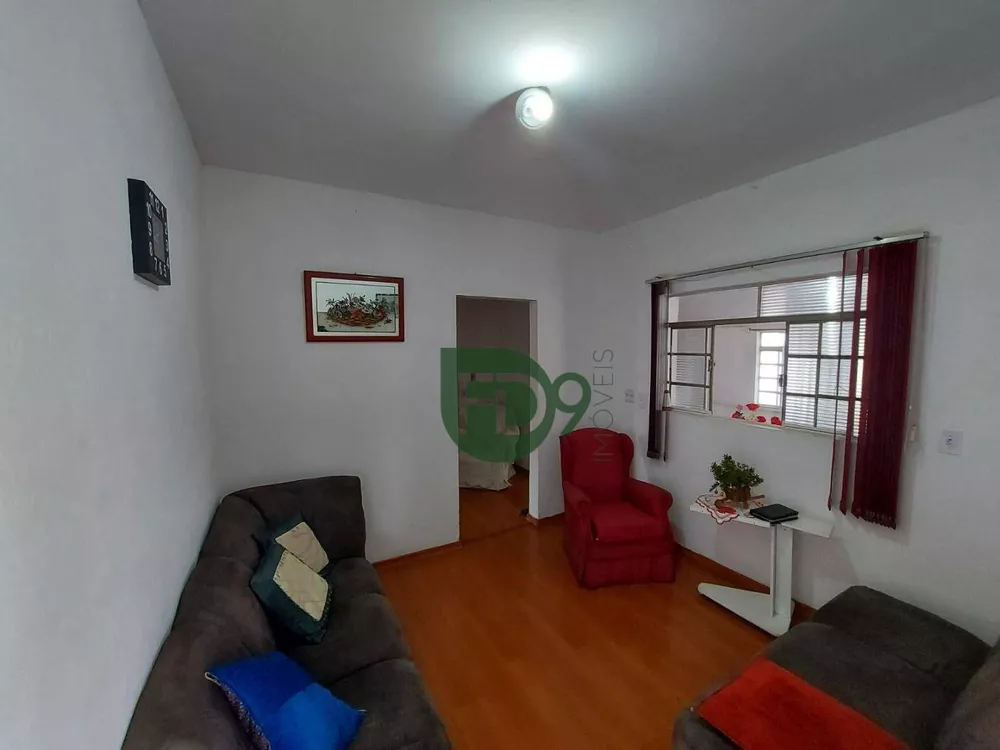 Casa à venda com 3 quartos, 164m² - Foto 4