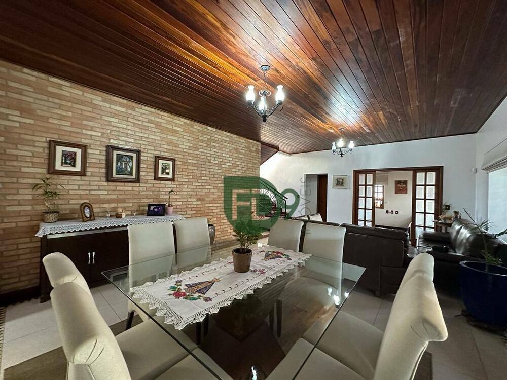 Casa, 3 quartos, 310 m² - Foto 2