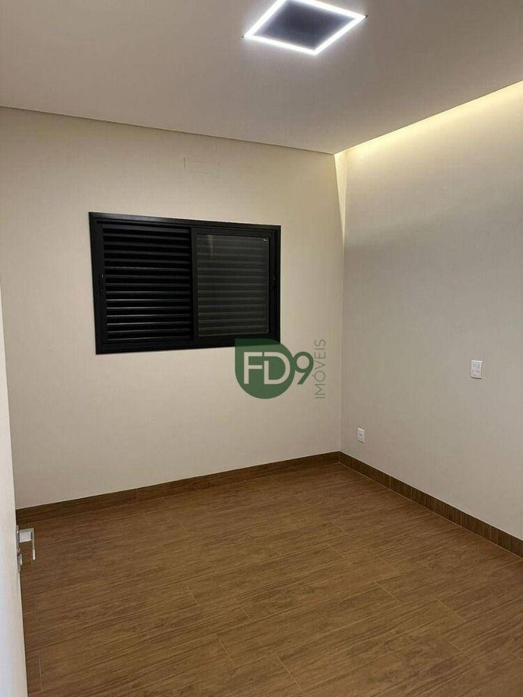 Casa à venda com 3 quartos, 196m² - Foto 2