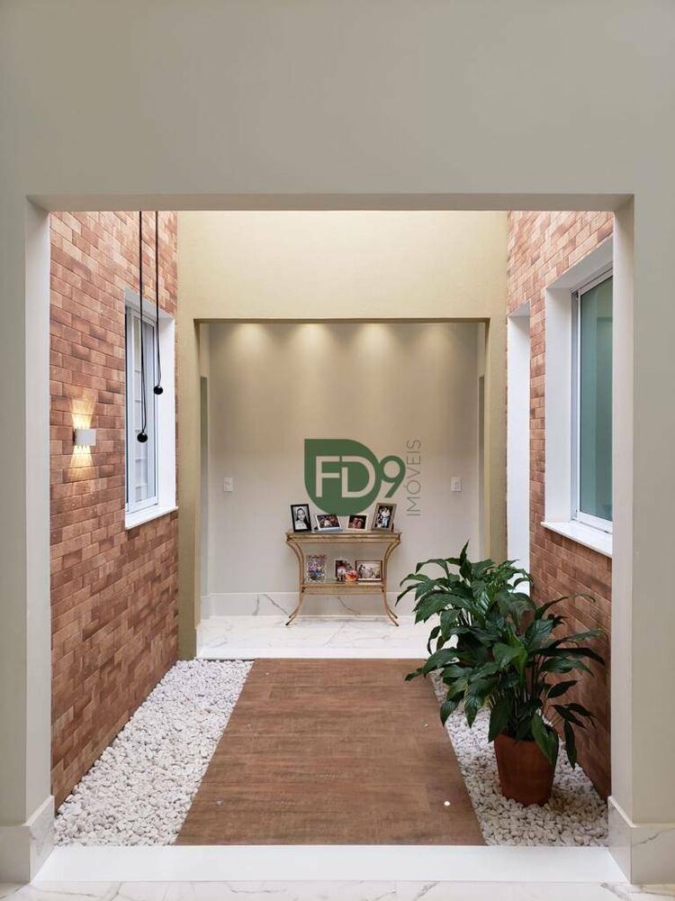 Casa, 3 quartos, 247 m² - Foto 1