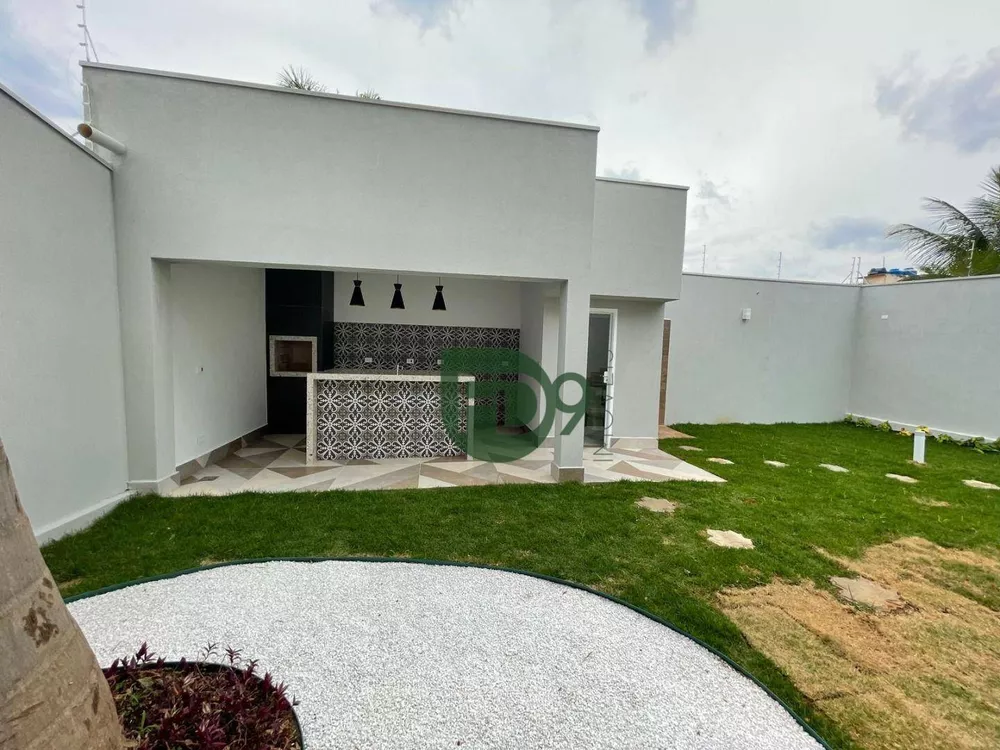 Casa à venda com 4 quartos, 220m² - Foto 2