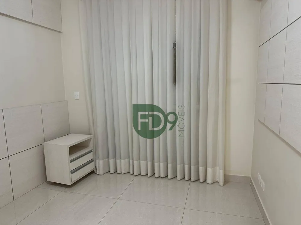 Casa, 3 quartos, 240 m² - Foto 2