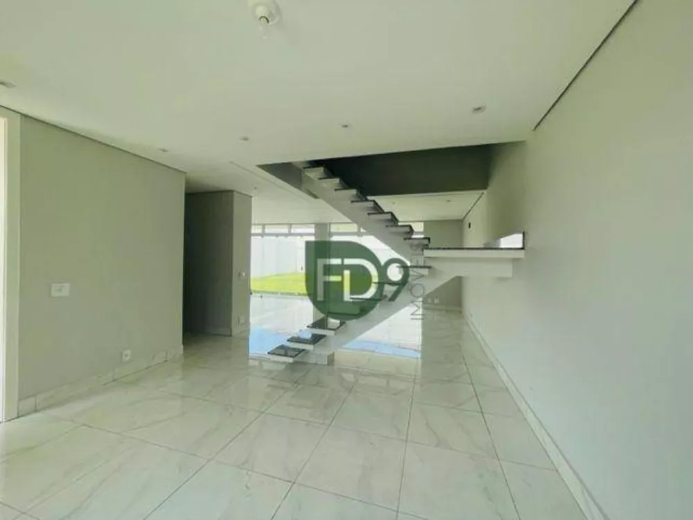 Casa de Condomínio à venda com 4 quartos, 248m² - Foto 4