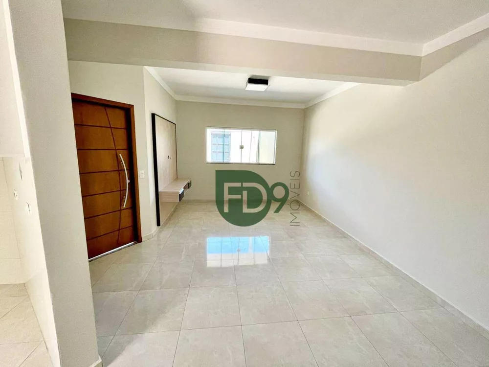 Casa à venda com 3 quartos, 134m² - Foto 2