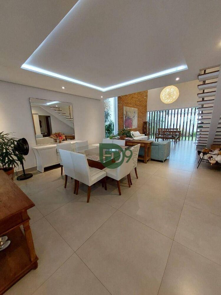 Casa, 3 quartos, 281 m² - Foto 1