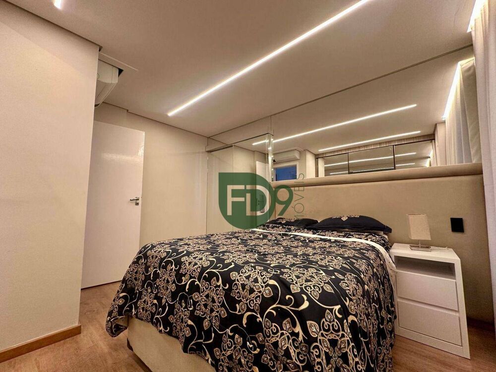 Apartamento à venda com 3 quartos, 312m² - Foto 2