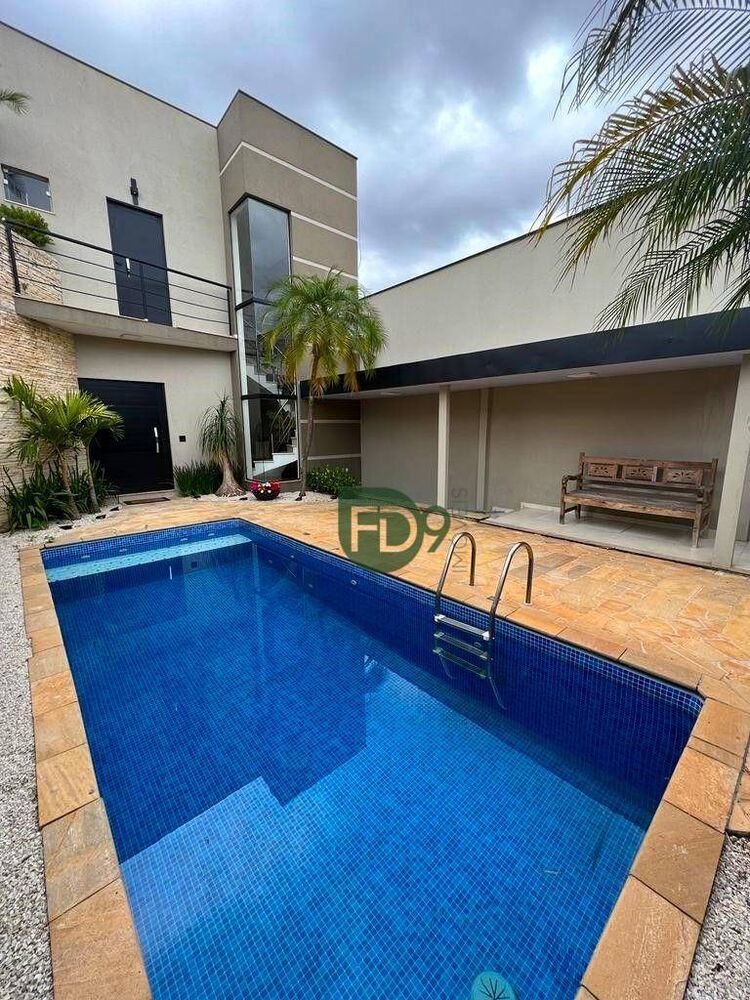 Casa, 3 quartos, 207 m² - Foto 1